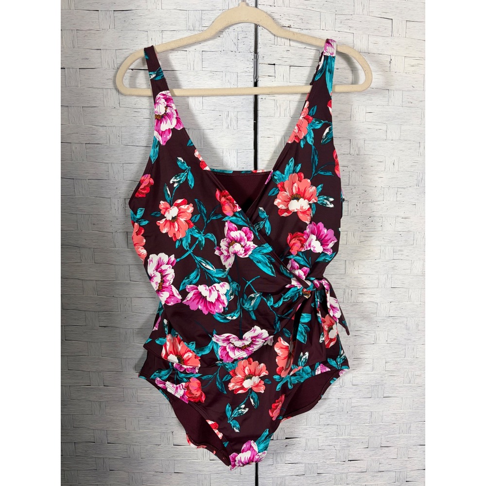 Curves By Miracle Womens One‎ Piece Swimsuit Floral Burgundy travel Plus Size